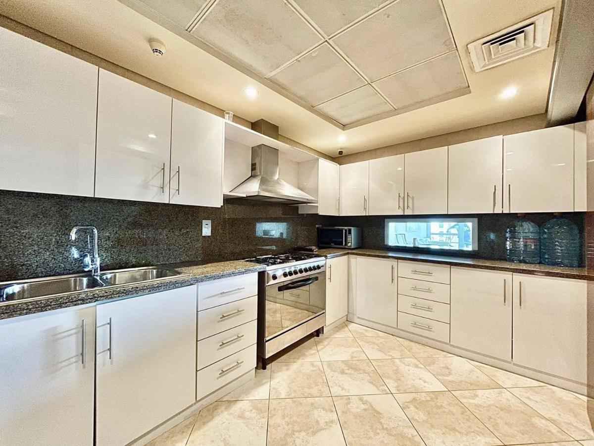 Ar Holiday Home Jbr Dubai Bagian luar foto